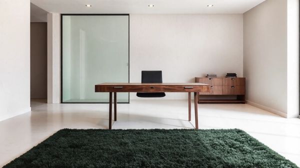 Découvrez le design moderne du bureau Calamo par Gabriele Rosa